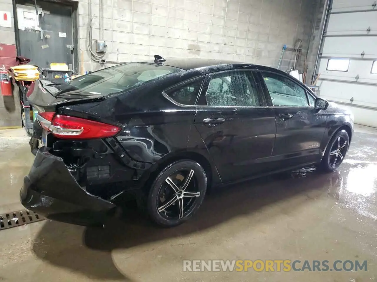 3 Photograph of a damaged car 3FA6P0LU1KR131936 FORD FUSION 2019