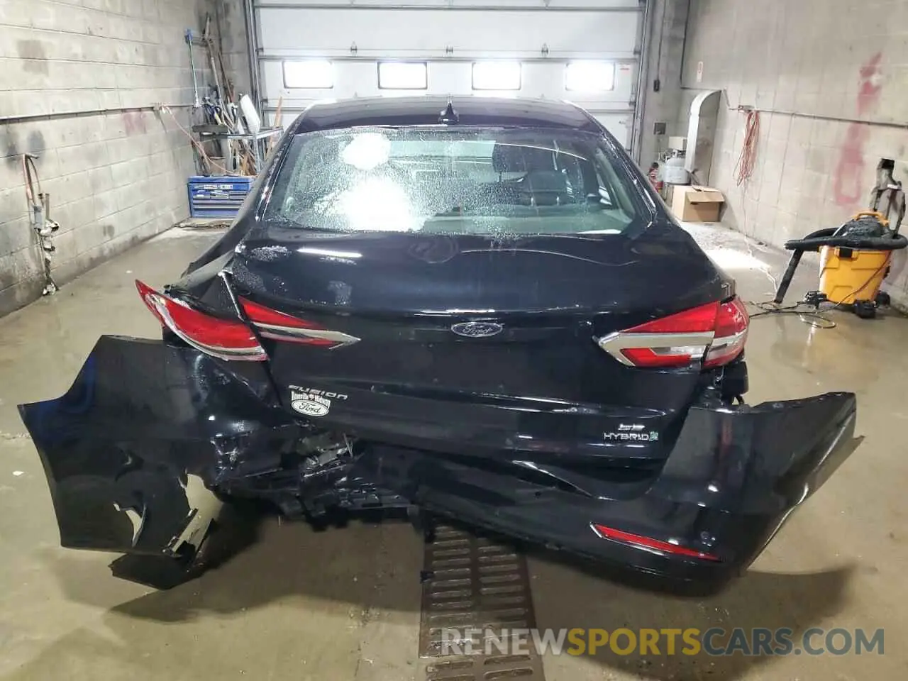 6 Photograph of a damaged car 3FA6P0LU1KR131936 FORD FUSION 2019