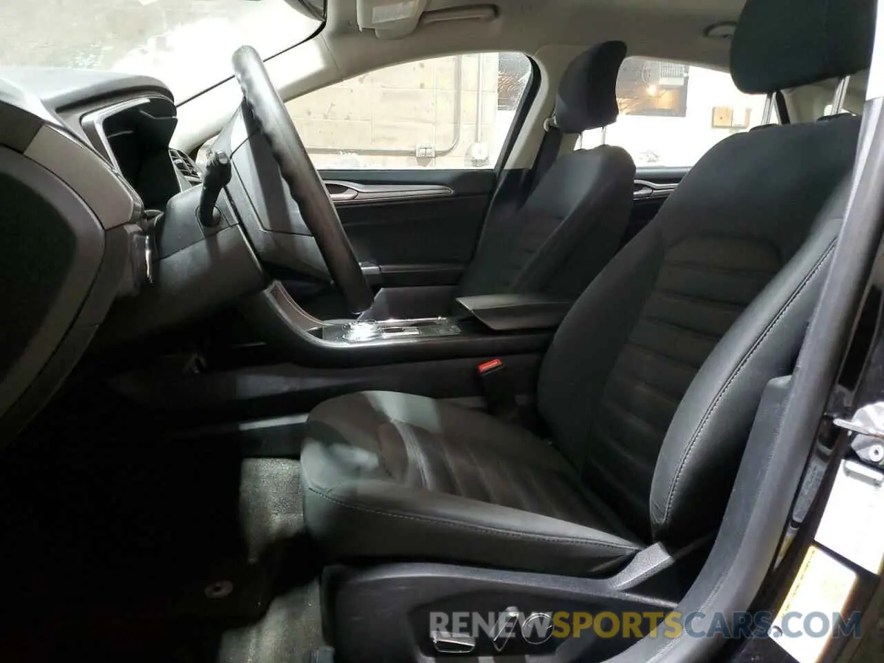 7 Photograph of a damaged car 3FA6P0LU1KR131936 FORD FUSION 2019