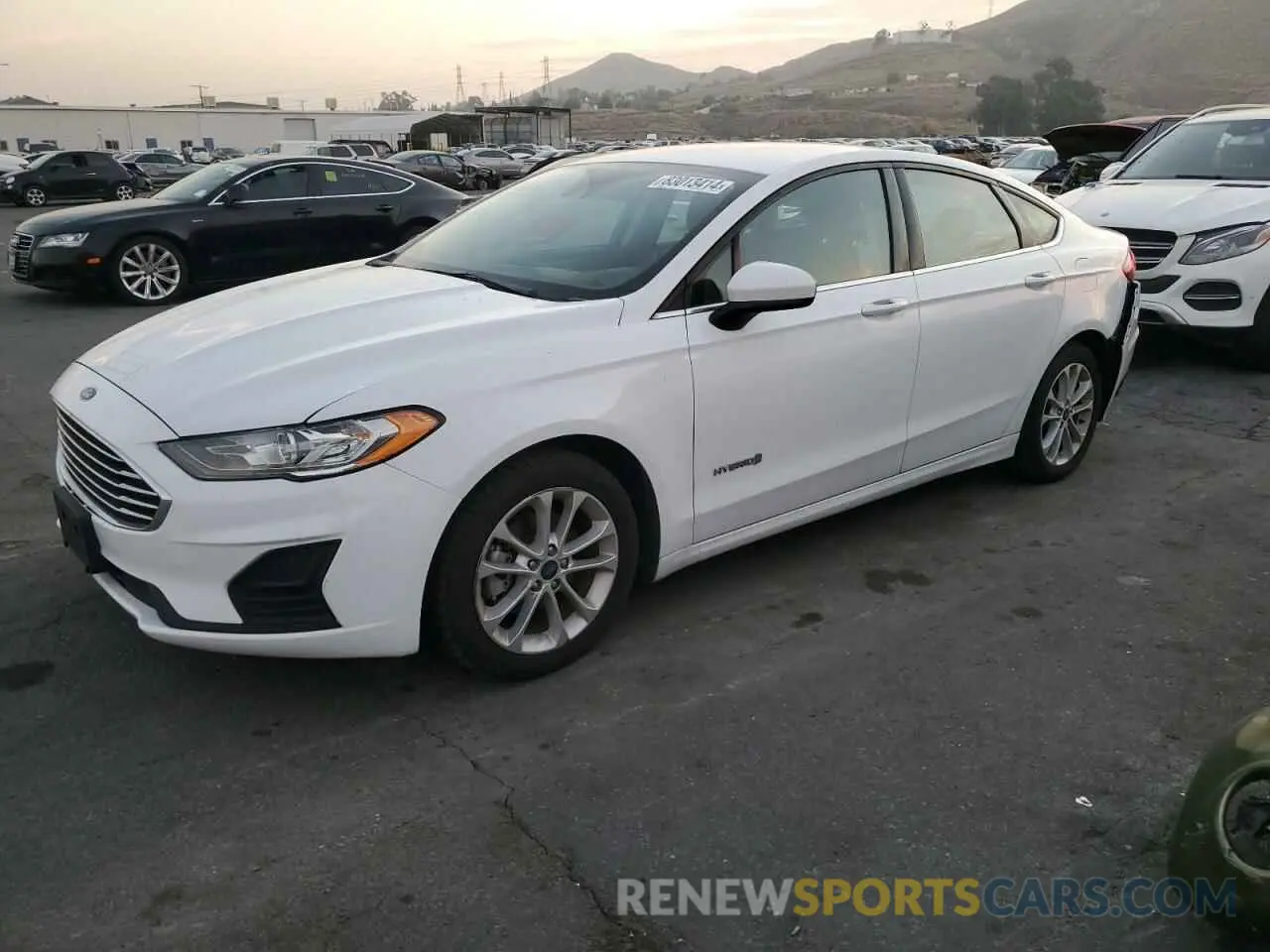 1 Photograph of a damaged car 3FA6P0LU1KR175144 FORD FUSION 2019