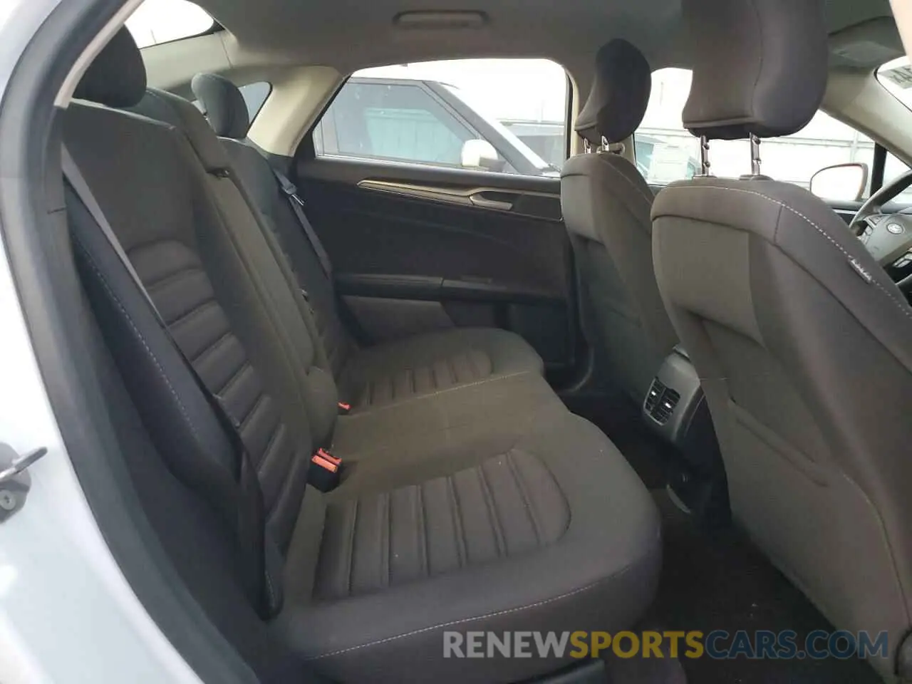 10 Photograph of a damaged car 3FA6P0LU1KR175144 FORD FUSION 2019