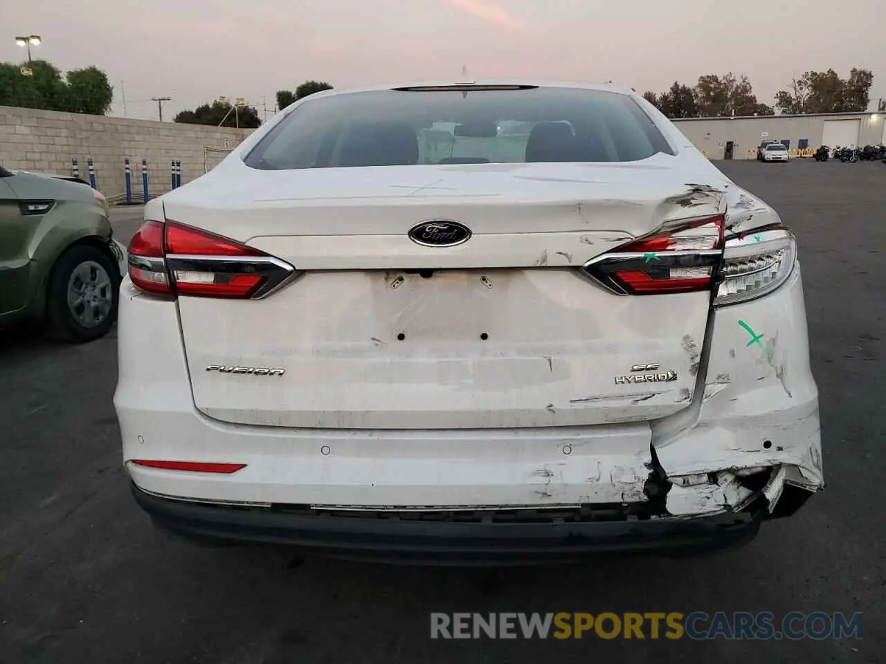 6 Photograph of a damaged car 3FA6P0LU1KR175144 FORD FUSION 2019