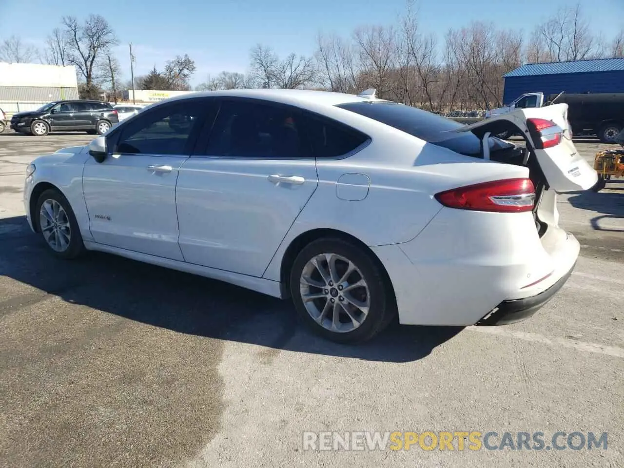 2 Photograph of a damaged car 3FA6P0LU1KR182594 FORD FUSION 2019
