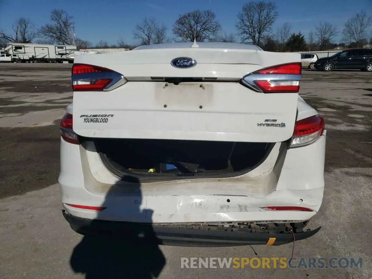6 Photograph of a damaged car 3FA6P0LU1KR182594 FORD FUSION 2019