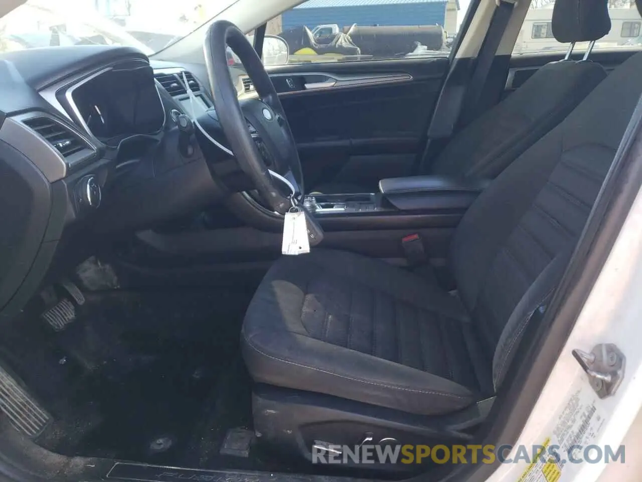 7 Photograph of a damaged car 3FA6P0LU1KR182594 FORD FUSION 2019