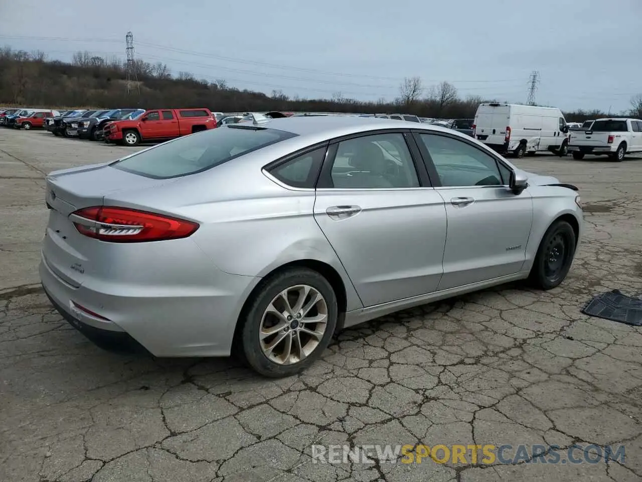 3 Photograph of a damaged car 3FA6P0LU1KR242759 FORD FUSION 2019