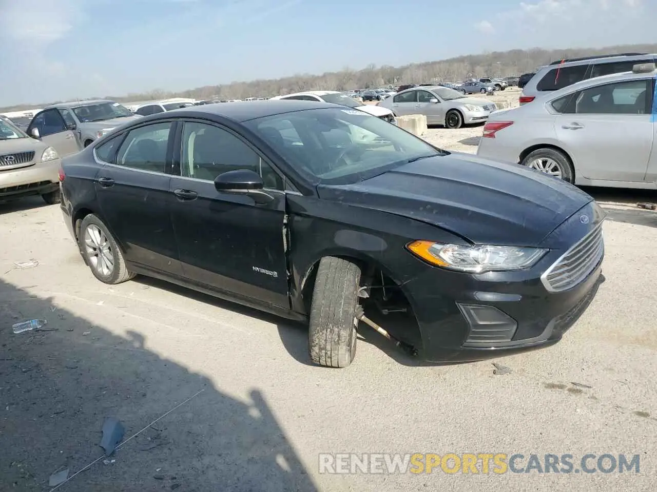4 Photograph of a damaged car 3FA6P0LU1KR261795 FORD FUSION 2019