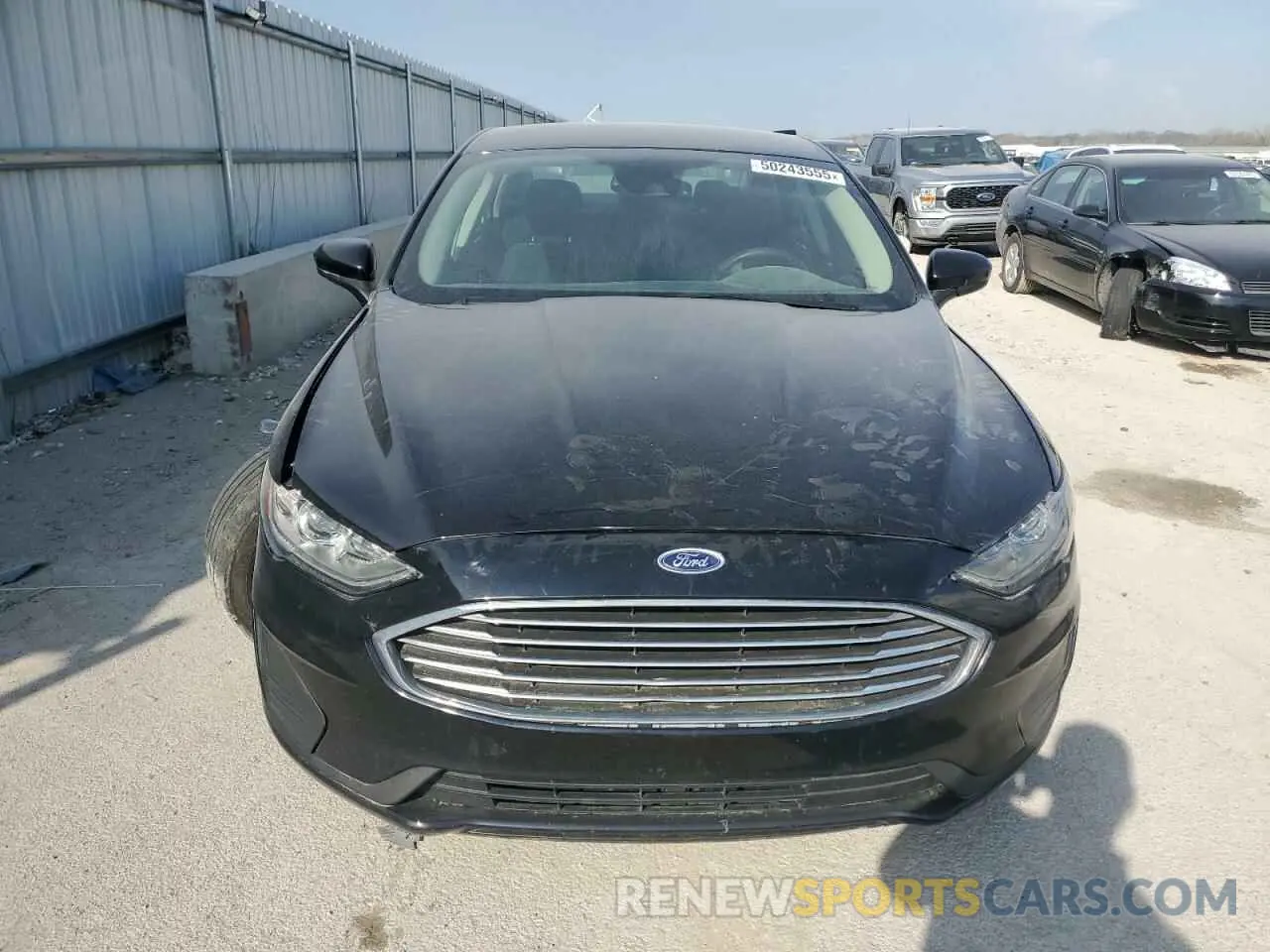 5 Photograph of a damaged car 3FA6P0LU1KR261795 FORD FUSION 2019