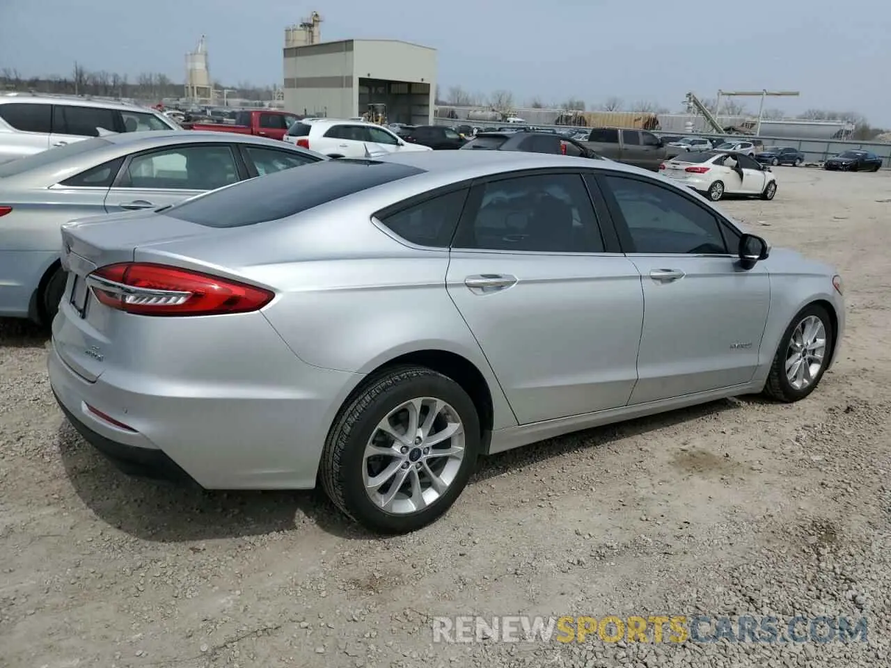 3 Photograph of a damaged car 3FA6P0LU1KR272571 FORD FUSION 2019