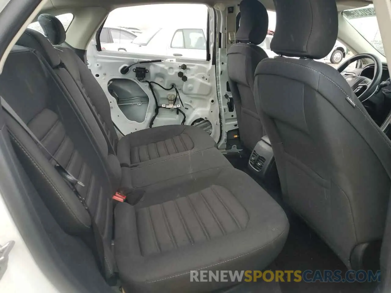 10 Photograph of a damaged car 3FA6P0LU2KR109198 FORD FUSION 2019