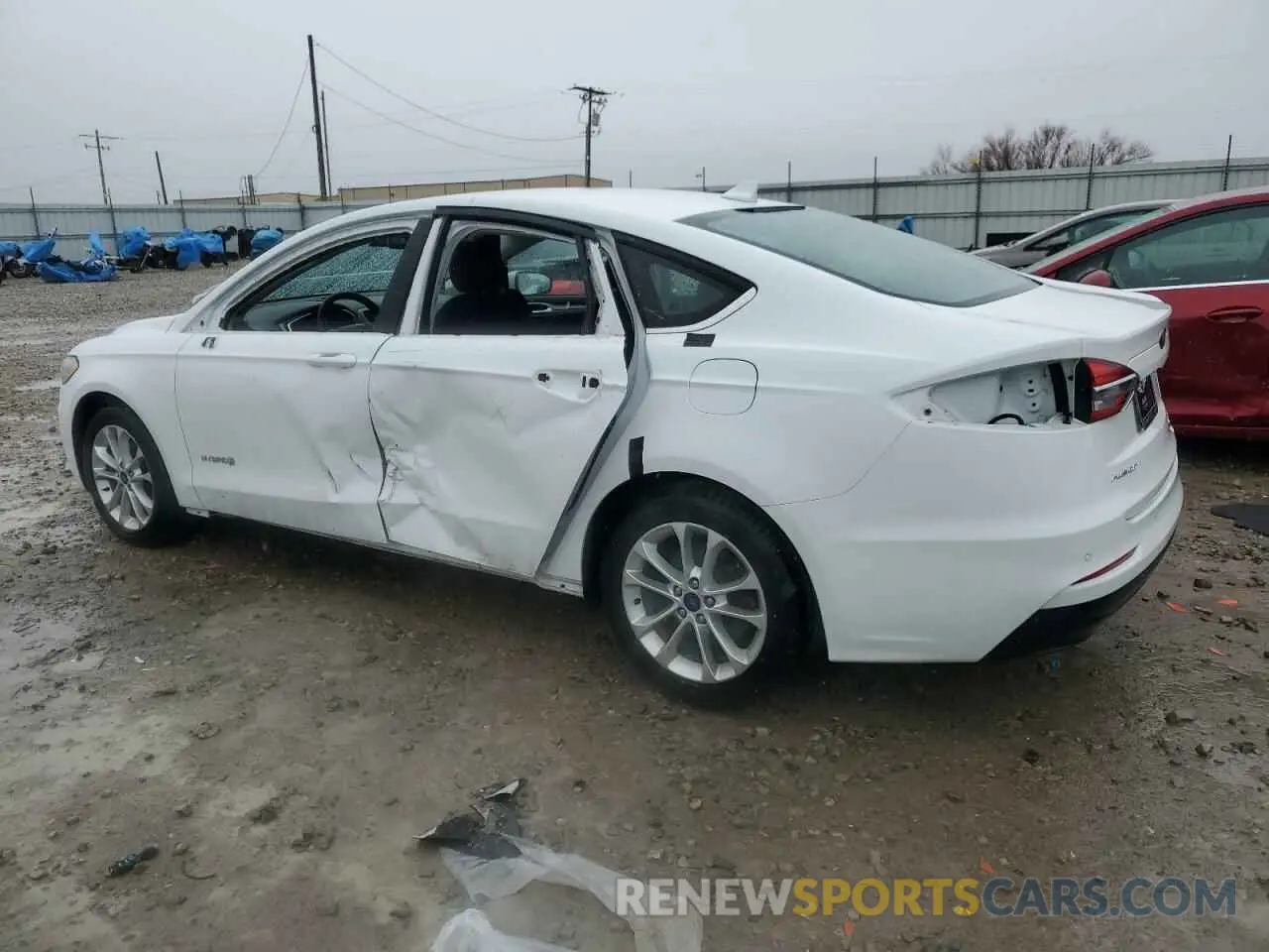2 Photograph of a damaged car 3FA6P0LU2KR109198 FORD FUSION 2019
