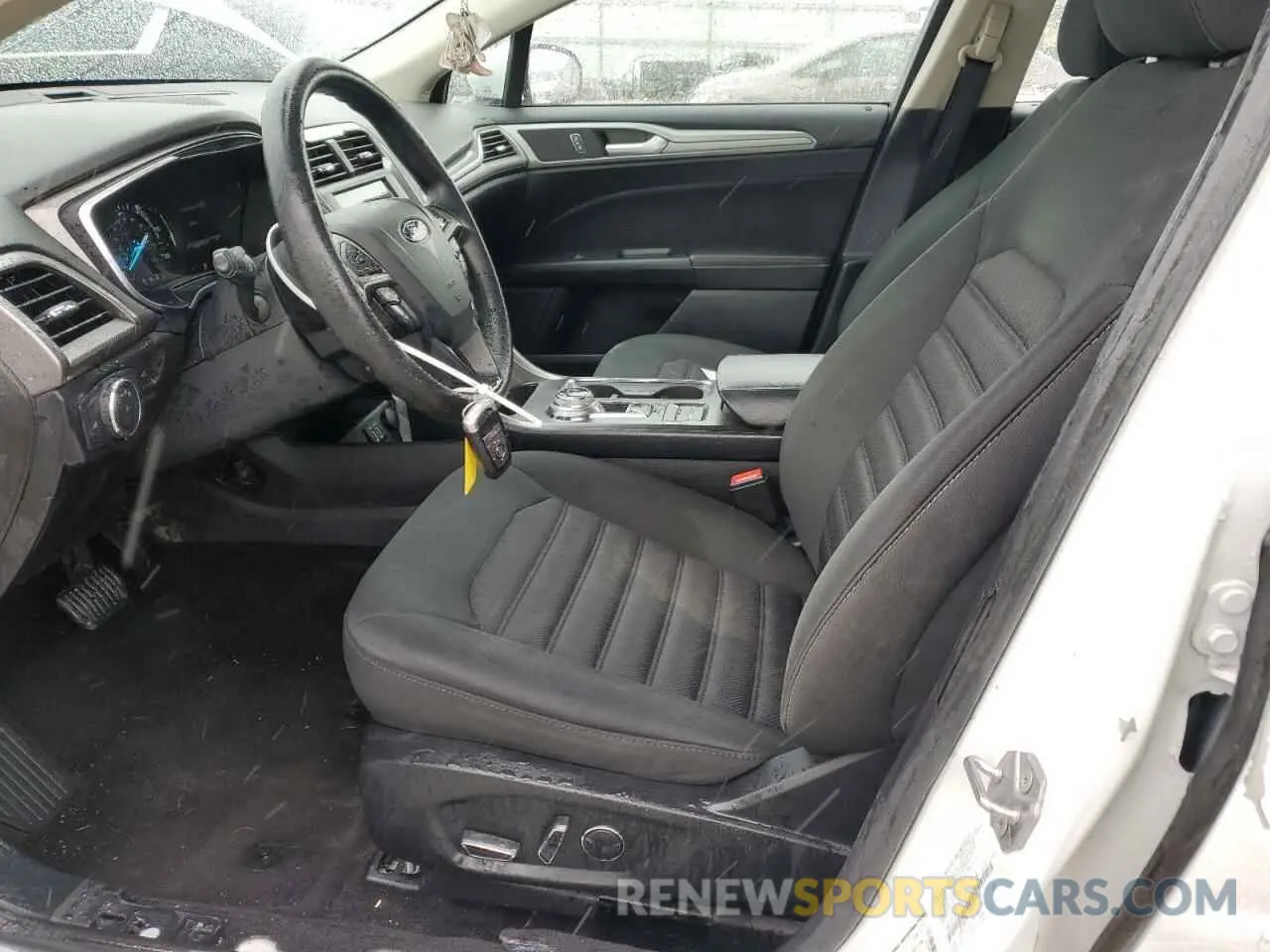 7 Photograph of a damaged car 3FA6P0LU2KR109198 FORD FUSION 2019