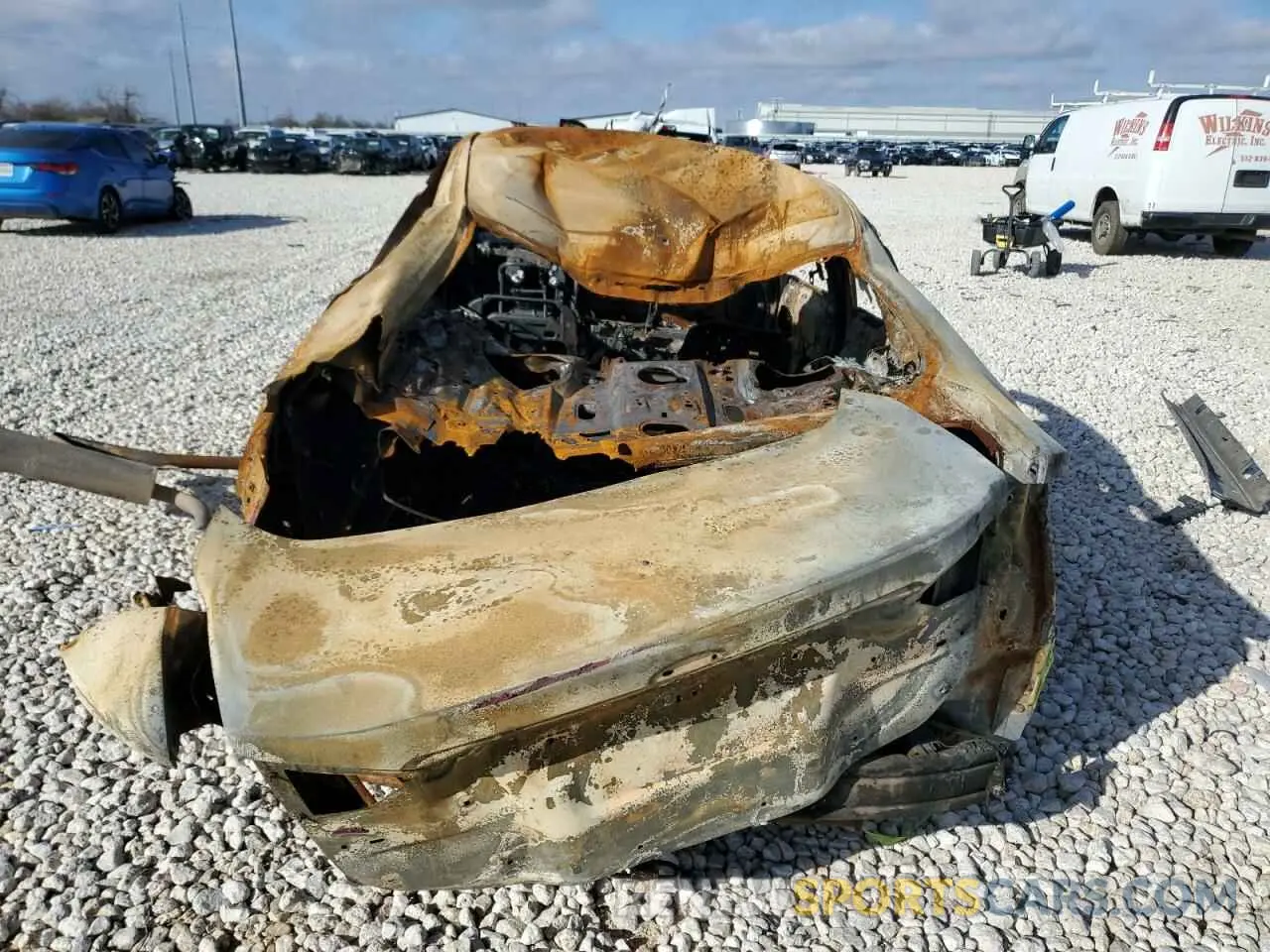 6 Photograph of a damaged car 3FA6P0LU2KR117253 FORD FUSION 2019