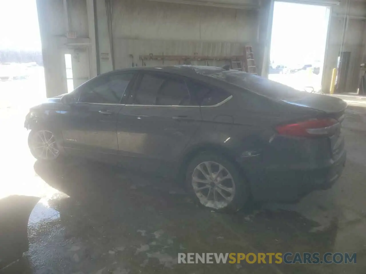 2 Photograph of a damaged car 3FA6P0LU2KR119567 FORD FUSION 2019