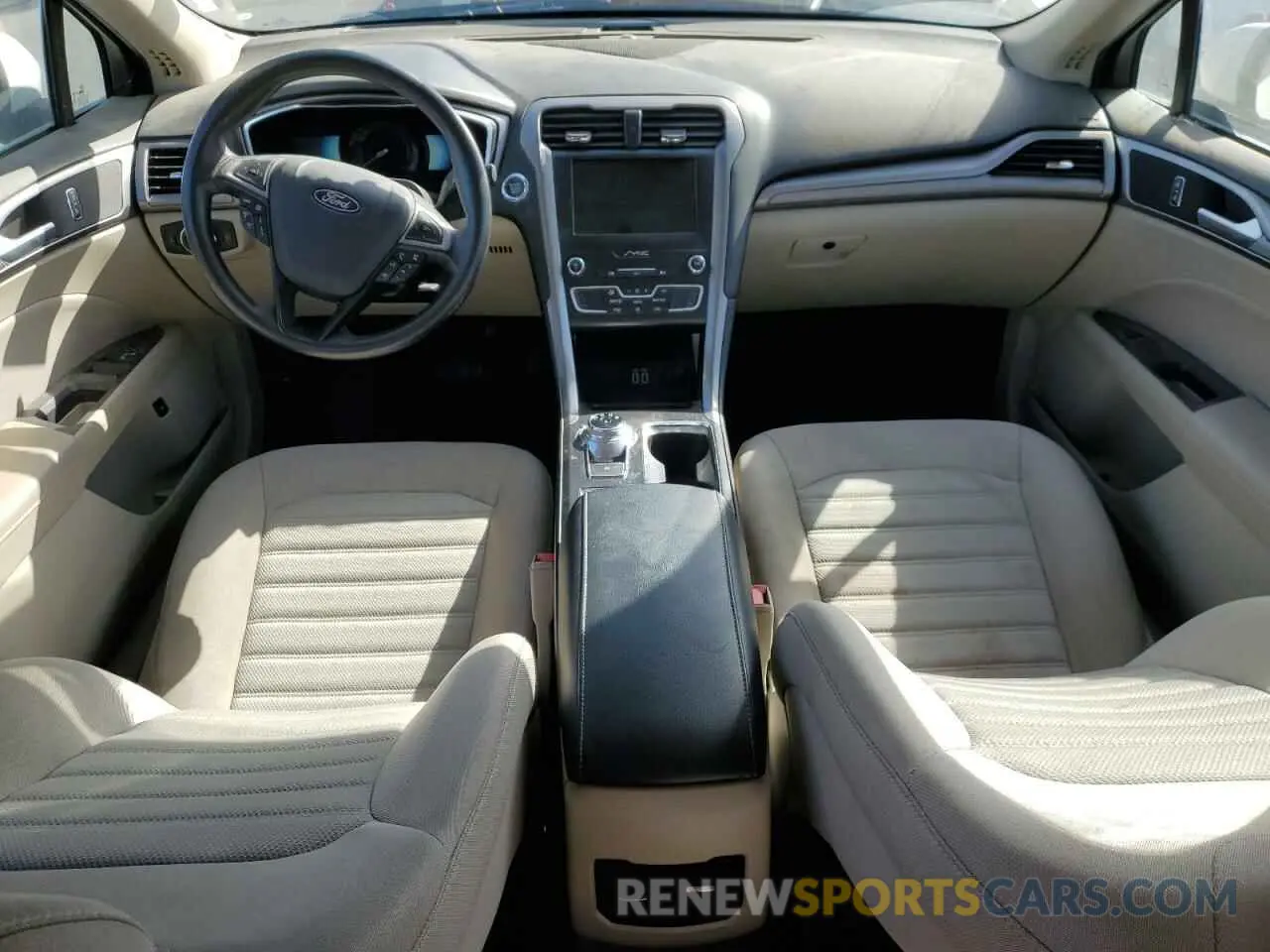 8 Photograph of a damaged car 3FA6P0LU2KR188517 FORD FUSION 2019