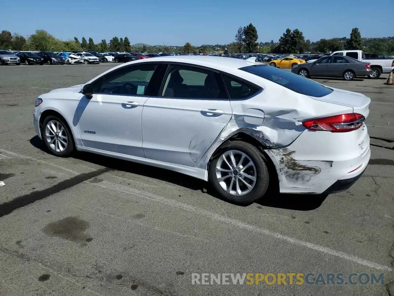 2 Photograph of a damaged car 3FA6P0LU2KR201864 FORD FUSION 2019