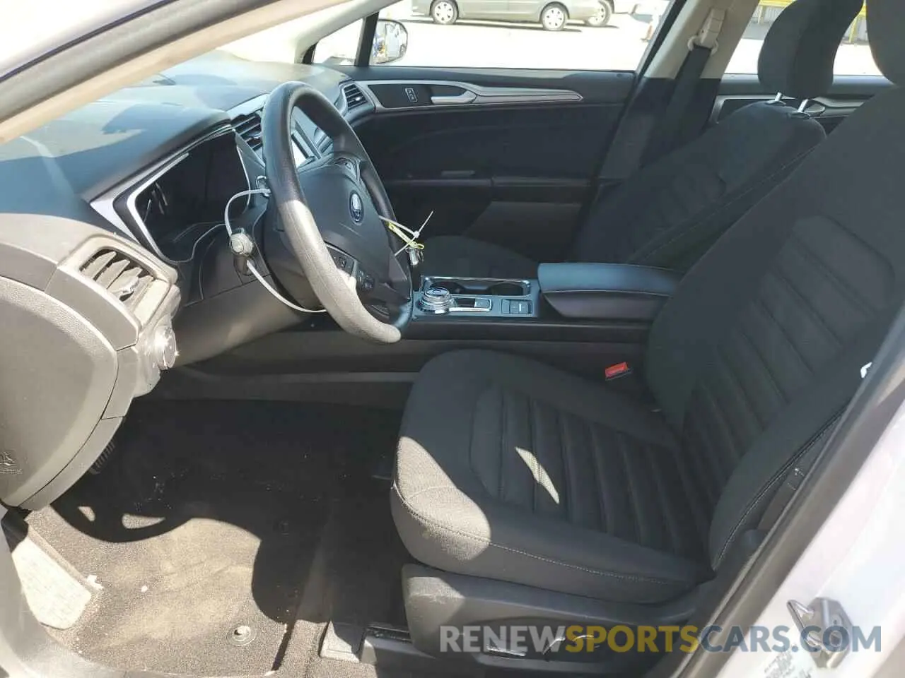 7 Photograph of a damaged car 3FA6P0LU2KR201864 FORD FUSION 2019