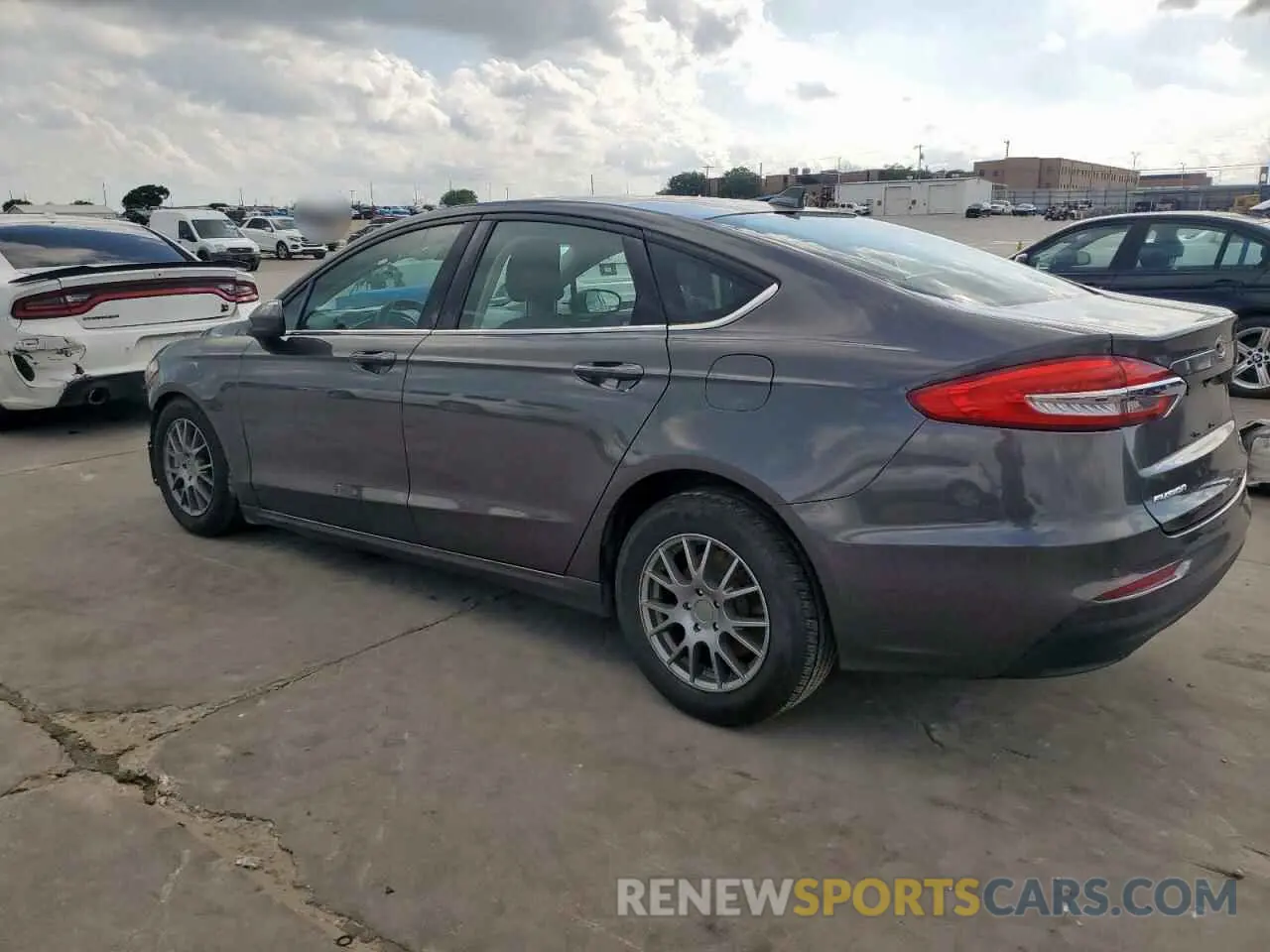 2 Photograph of a damaged car 3FA6P0LU2KR207325 FORD FUSION 2019