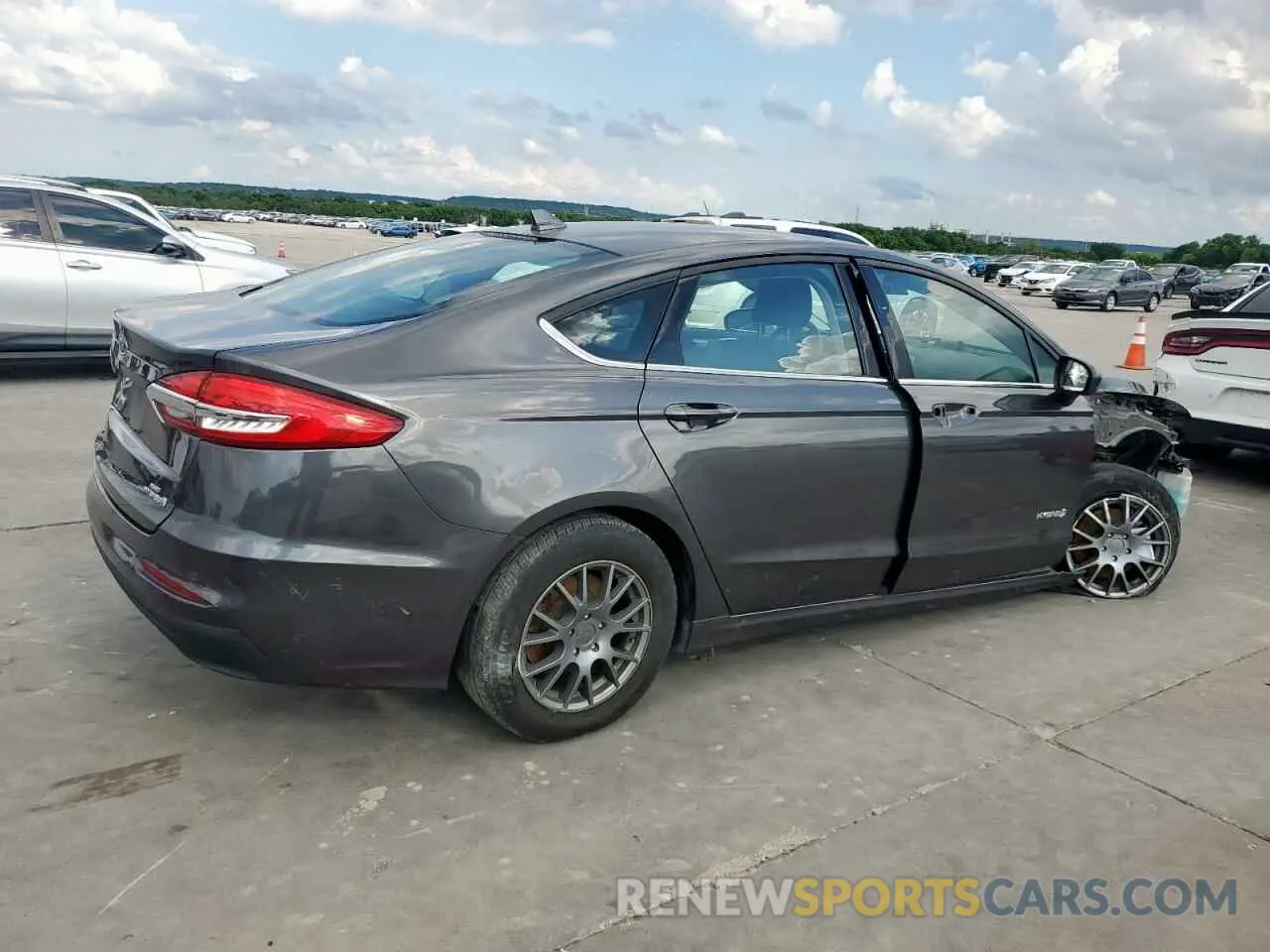 3 Photograph of a damaged car 3FA6P0LU2KR207325 FORD FUSION 2019