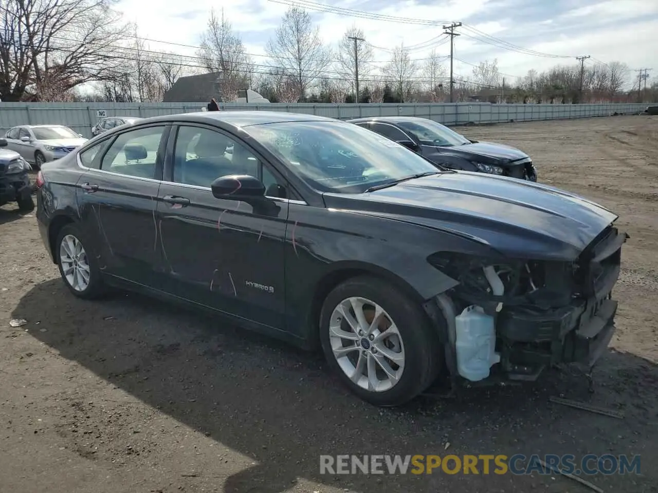 4 Photograph of a damaged car 3FA6P0LU2KR220558 FORD FUSION 2019