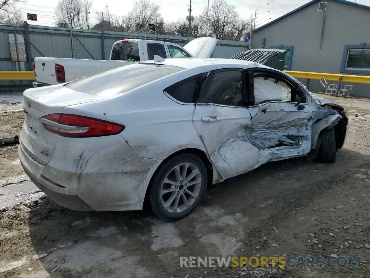 3 Photograph of a damaged car 3FA6P0LU2KR226103 FORD FUSION 2019