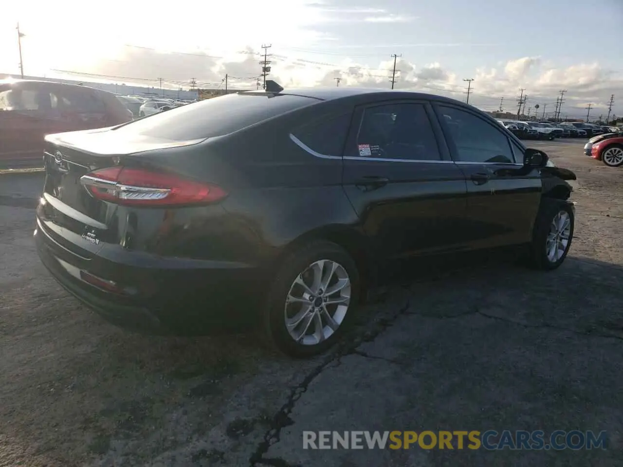 3 Photograph of a damaged car 3FA6P0LU2KR236825 FORD FUSION 2019