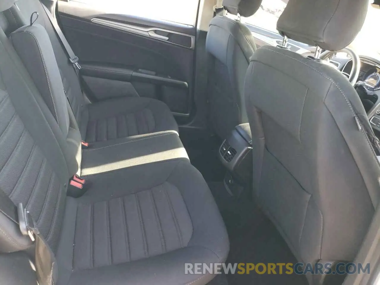 10 Photograph of a damaged car 3FA6P0LU2KR244360 FORD FUSION 2019