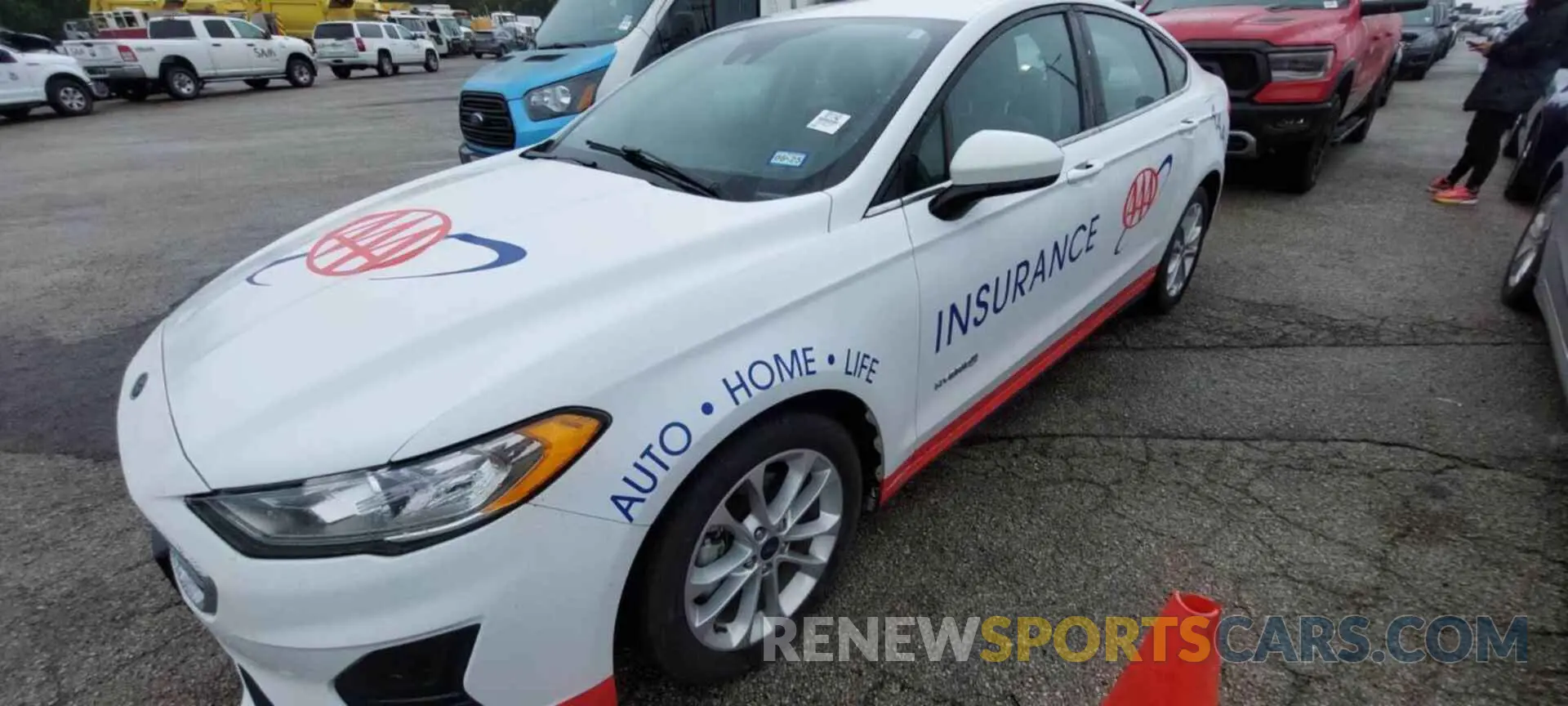 19 Photograph of a damaged car 3FA6P0LU2KR269176 FORD FUSION 2019