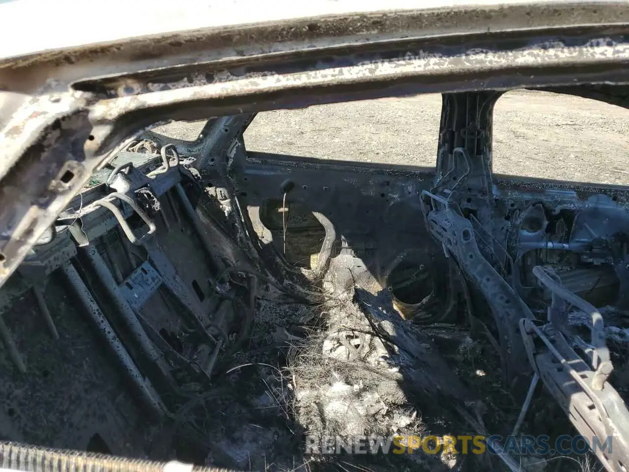 10 Photograph of a damaged car 3FA6P0LU2KR272093 FORD FUSION 2019