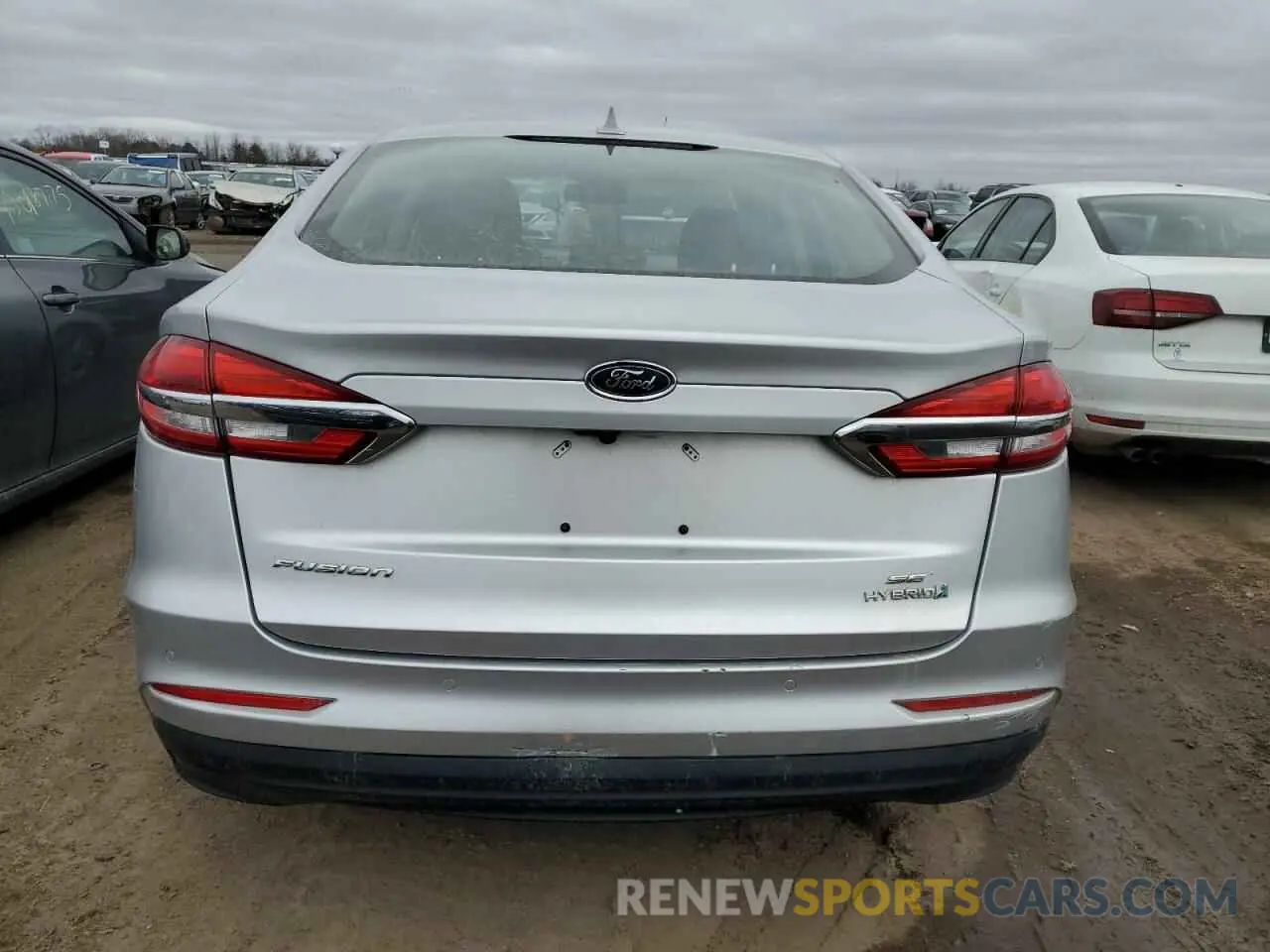 6 Photograph of a damaged car 3FA6P0LU3KR180801 FORD FUSION 2019