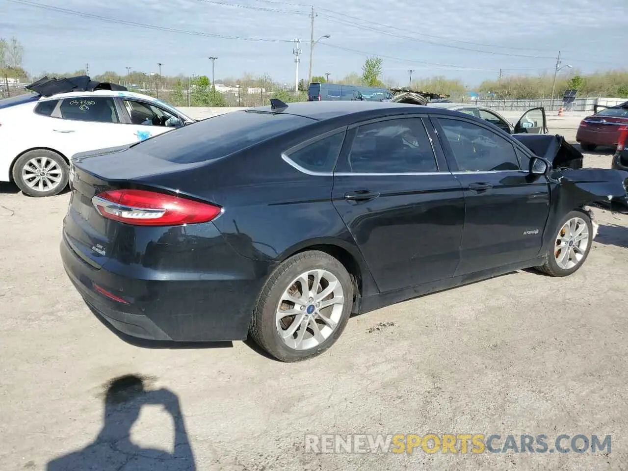 3 Photograph of a damaged car 3FA6P0LU3KR183097 FORD FUSION 2019