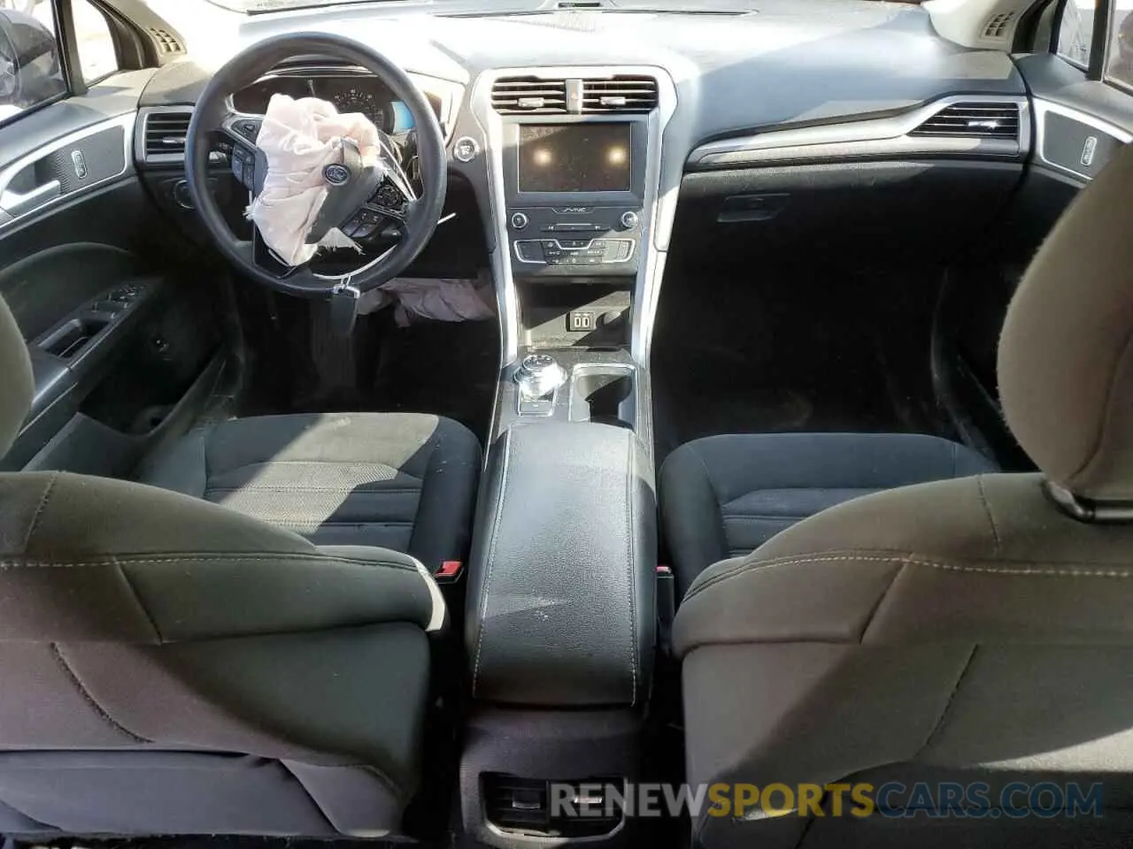 8 Photograph of a damaged car 3FA6P0LU3KR183097 FORD FUSION 2019