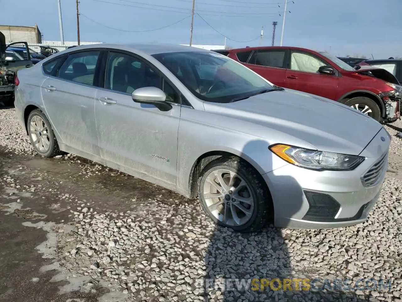 4 Photograph of a damaged car 3FA6P0LU3KR188221 FORD FUSION 2019