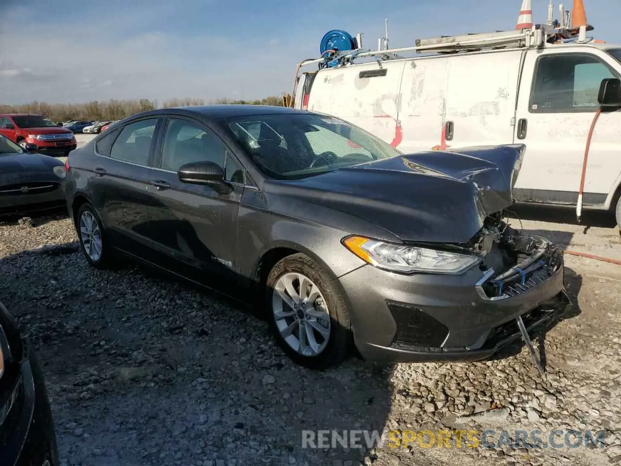 4 Photograph of a damaged car 3FA6P0LU3KR199834 FORD FUSION 2019
