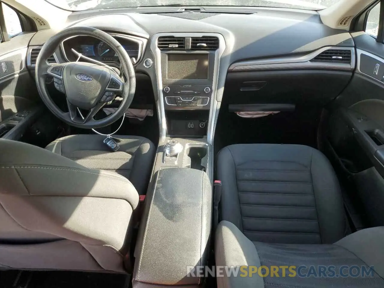 8 Photograph of a damaged car 3FA6P0LU3KR199834 FORD FUSION 2019