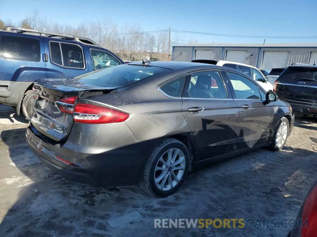 3 Photograph of a damaged car 3FA6P0LU3KR211111 FORD FUSION 2019