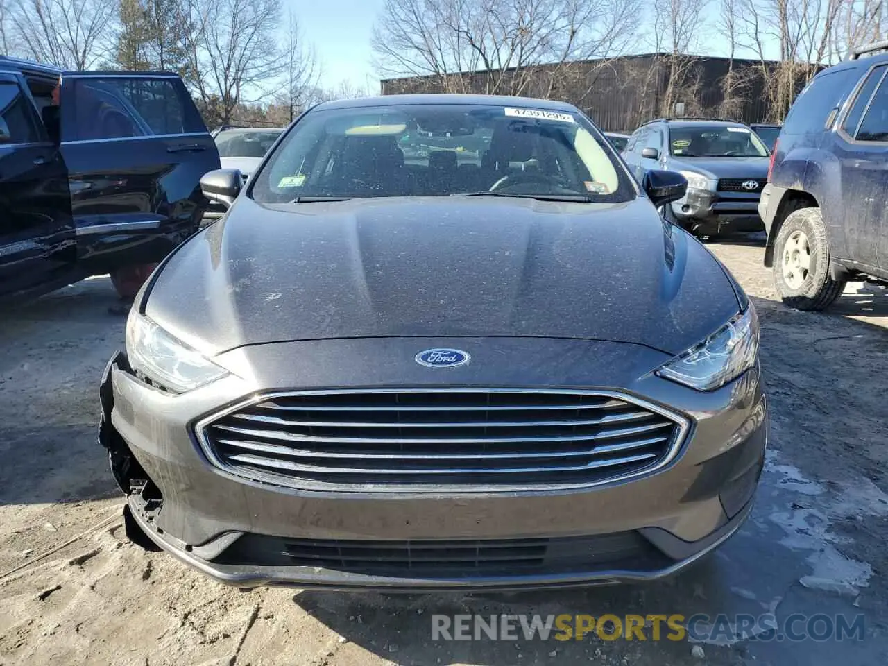 5 Photograph of a damaged car 3FA6P0LU3KR211111 FORD FUSION 2019