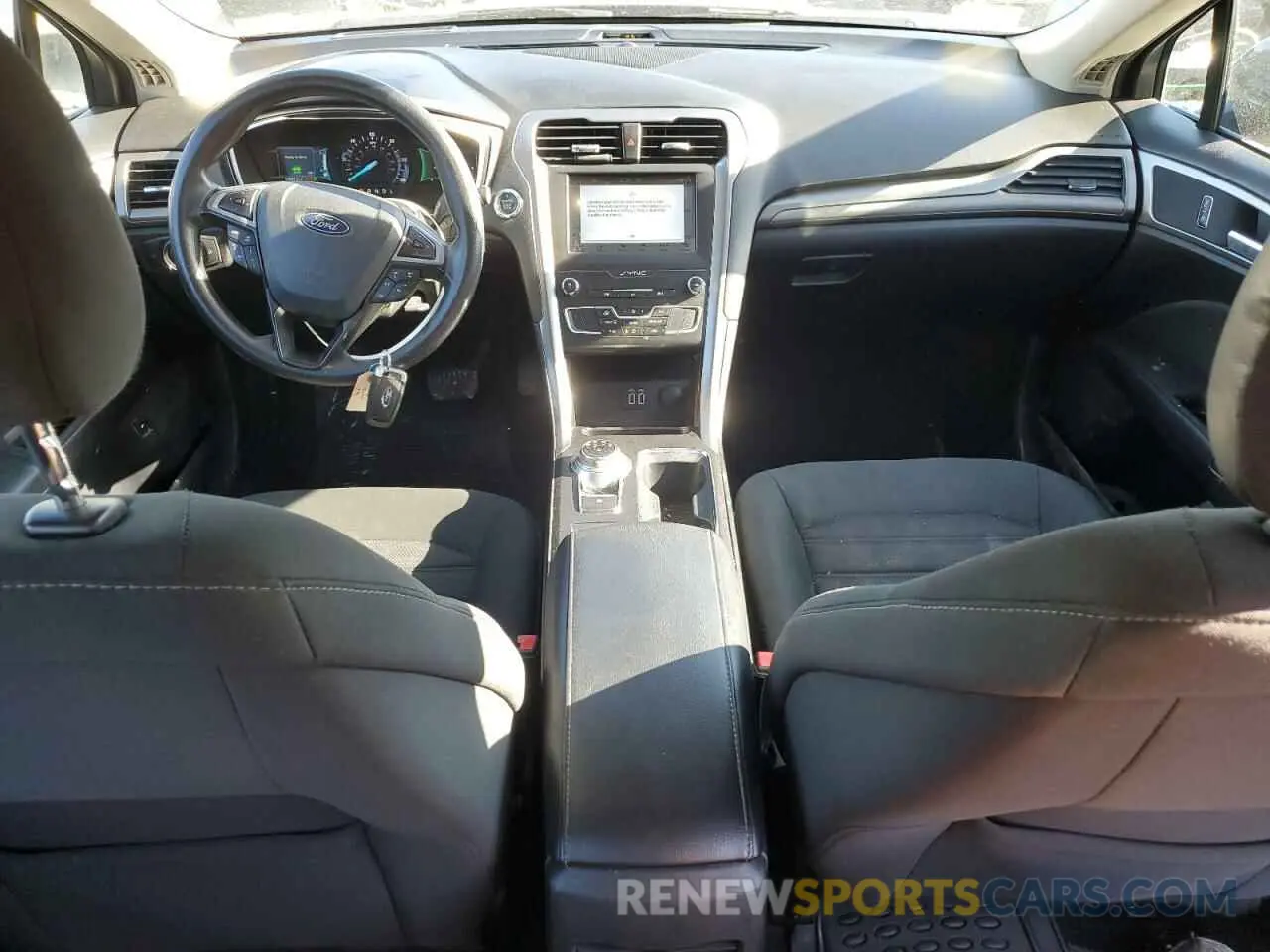 8 Photograph of a damaged car 3FA6P0LU3KR211111 FORD FUSION 2019