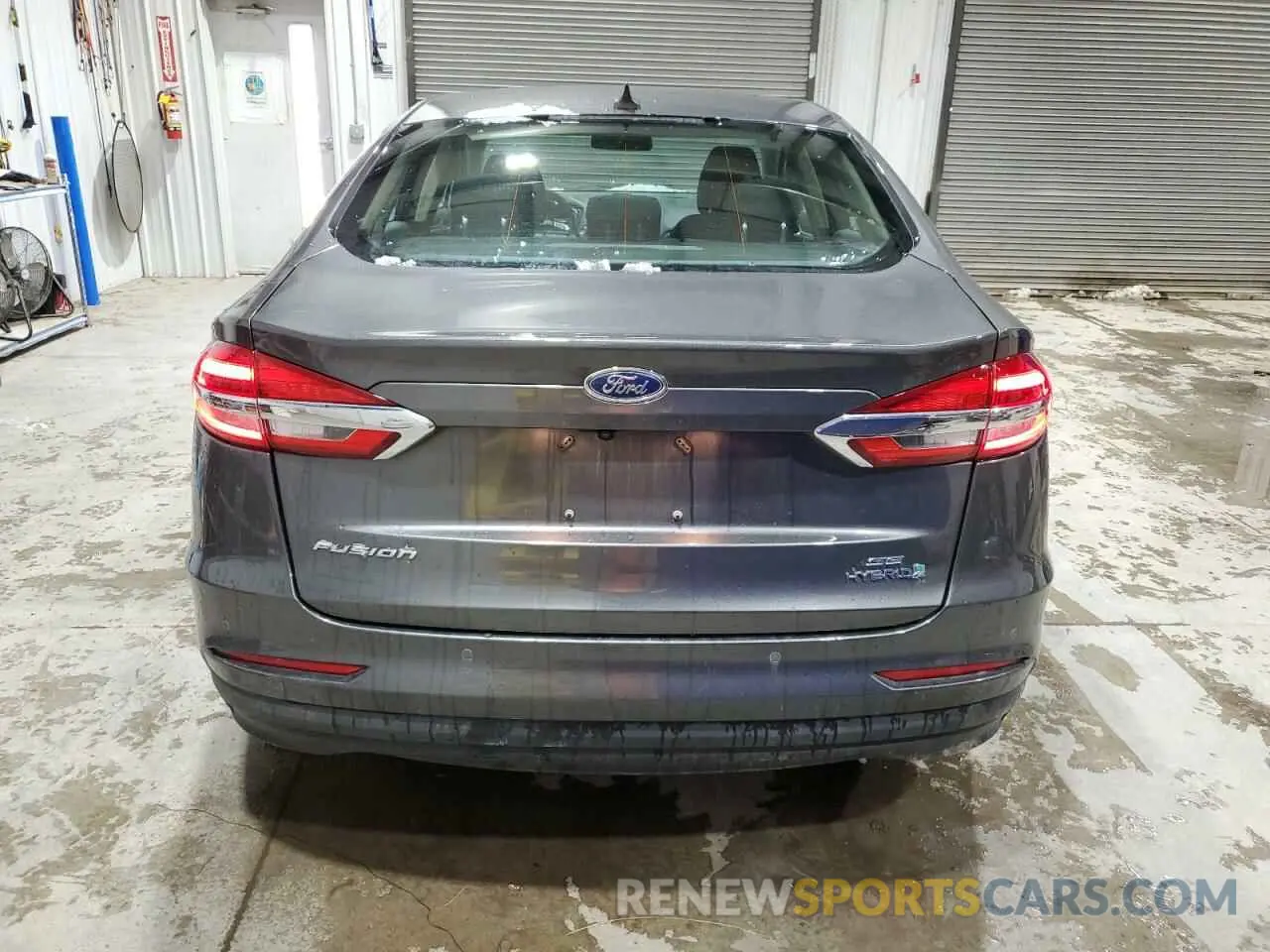 6 Photograph of a damaged car 3FA6P0LU3KR226935 FORD FUSION 2019