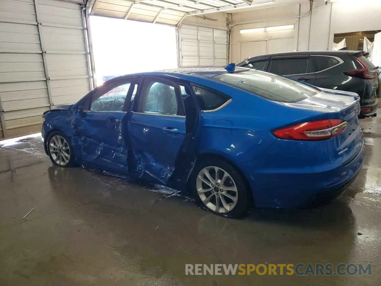 2 Photograph of a damaged car 3FA6P0LU3KR274712 FORD FUSION 2019