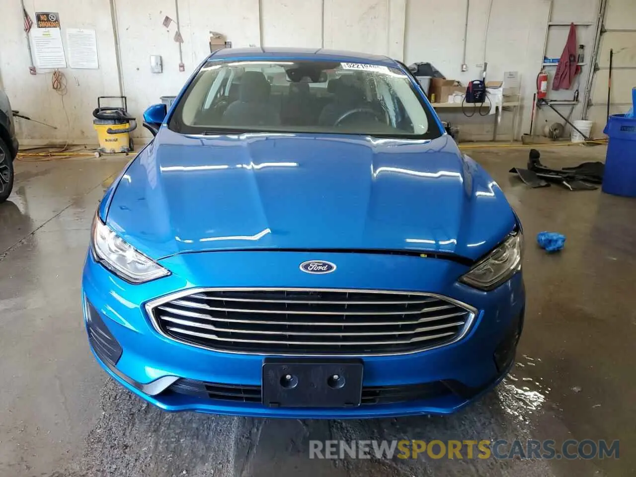 5 Photograph of a damaged car 3FA6P0LU3KR274712 FORD FUSION 2019