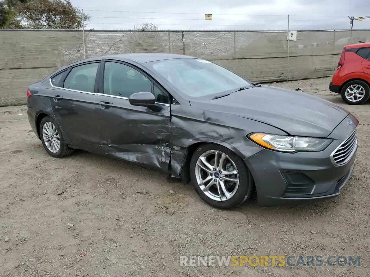 4 Photograph of a damaged car 3FA6P0LU4KR143711 FORD FUSION 2019