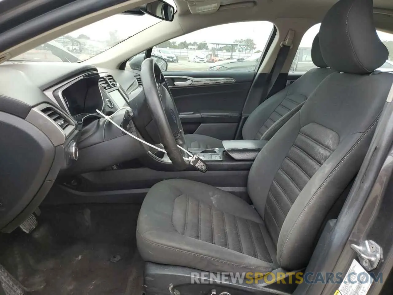 7 Photograph of a damaged car 3FA6P0LU4KR143711 FORD FUSION 2019