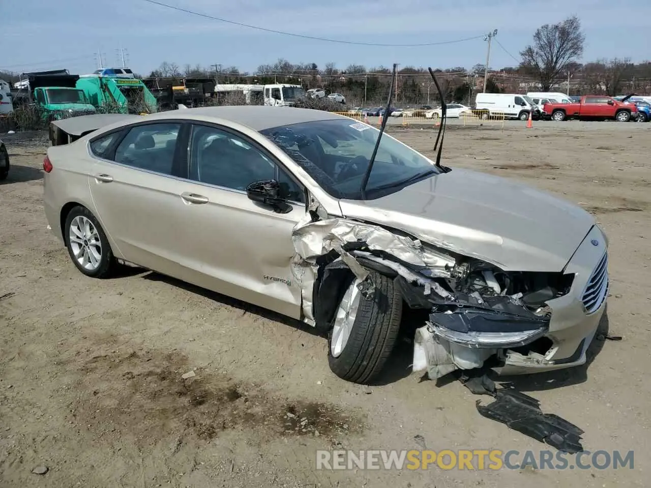 4 Photograph of a damaged car 3FA6P0LU4KR146365 FORD FUSION 2019