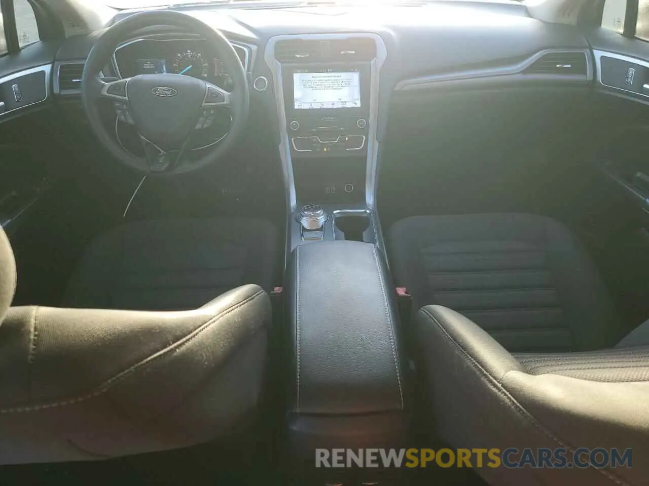 8 Photograph of a damaged car 3FA6P0LU4KR193945 FORD FUSION 2019