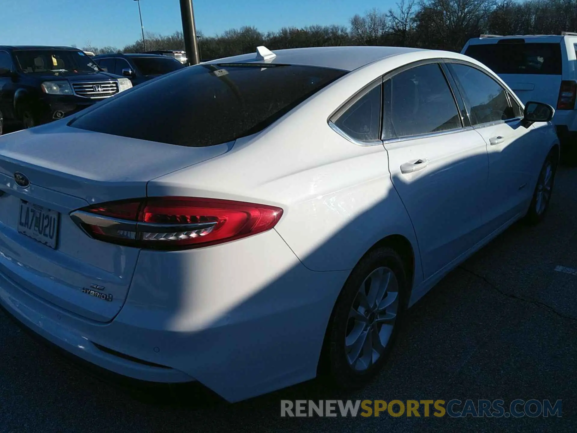 12 Photograph of a damaged car 3FA6P0LU4KR233330 FORD FUSION 2019