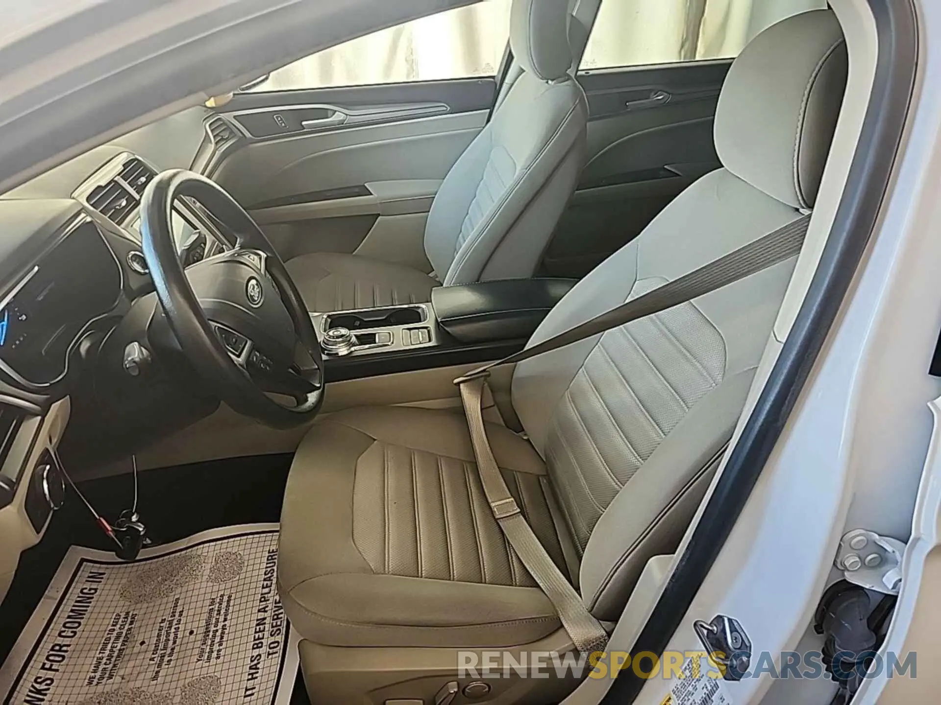 18 Photograph of a damaged car 3FA6P0LU4KR233330 FORD FUSION 2019
