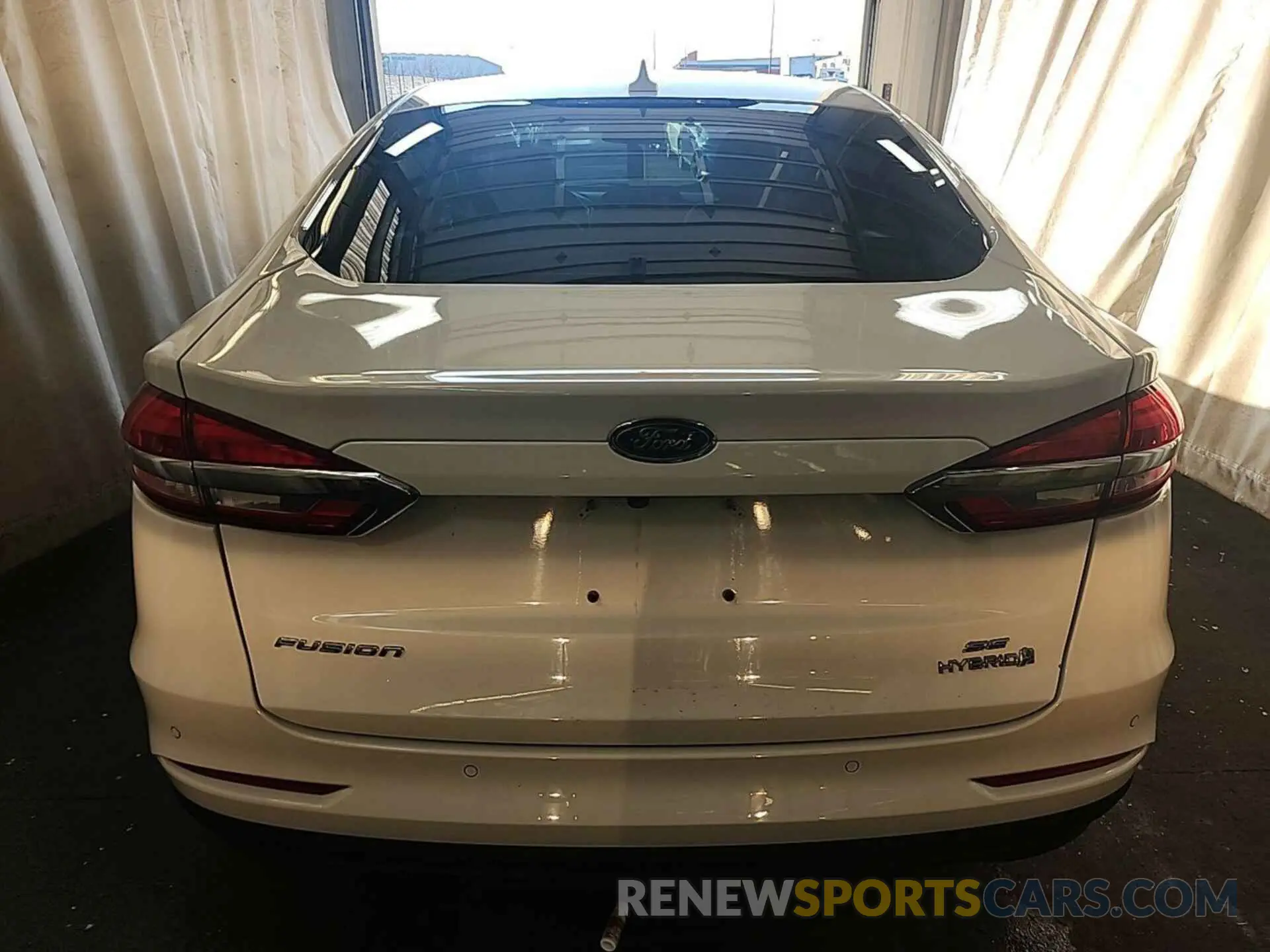6 Photograph of a damaged car 3FA6P0LU4KR233330 FORD FUSION 2019