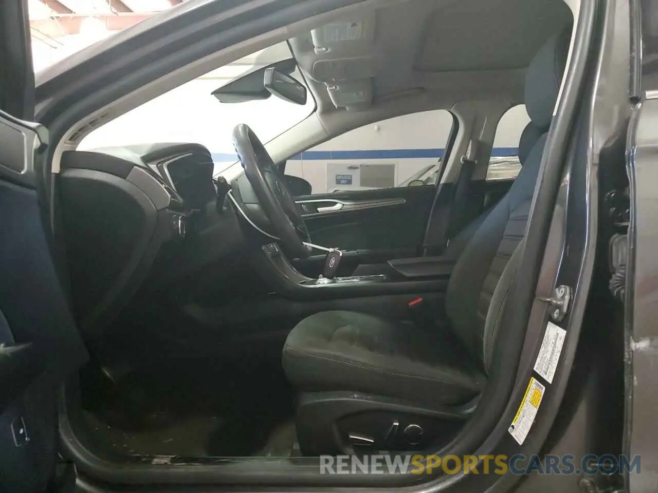 7 Photograph of a damaged car 3FA6P0LU4KR241900 FORD FUSION 2019