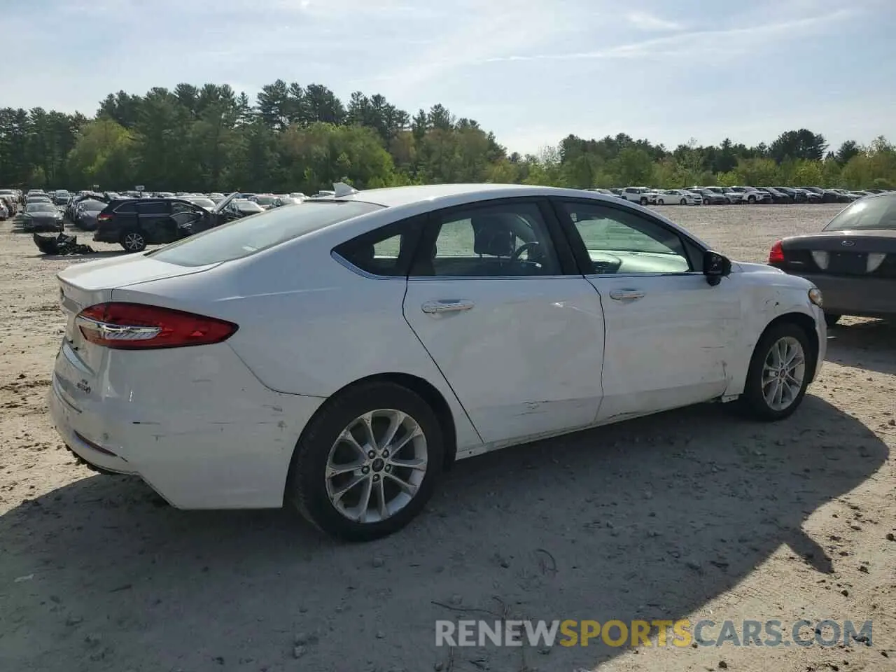 3 Photograph of a damaged car 3FA6P0LU4KR262729 FORD FUSION 2019